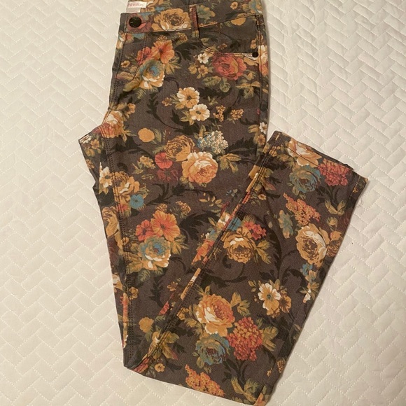 Xhilaration Pants - Xhilaratiom Floral Pants